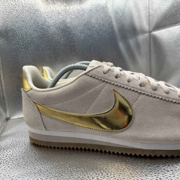 Size 12‎ Nike Cortez Womens White Metallic Swoosh Suede Sneaker 902856-013 - Picture 7 of 11